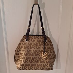 Michael Kors Jet Set Grab Insignature Canvas Shoulders Bag Jacquard